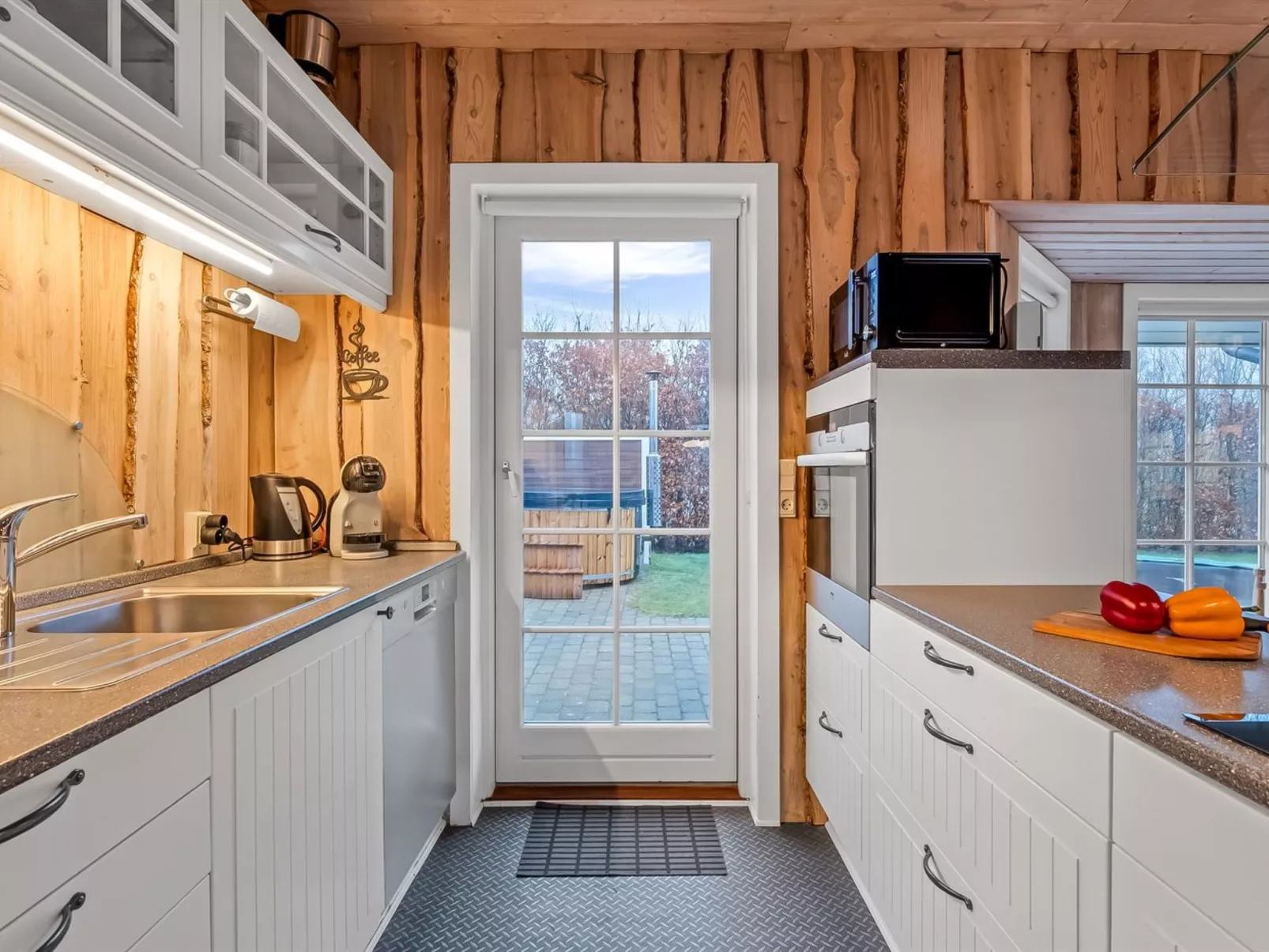 "Gunwald" - 1km to the fjord-Binnen