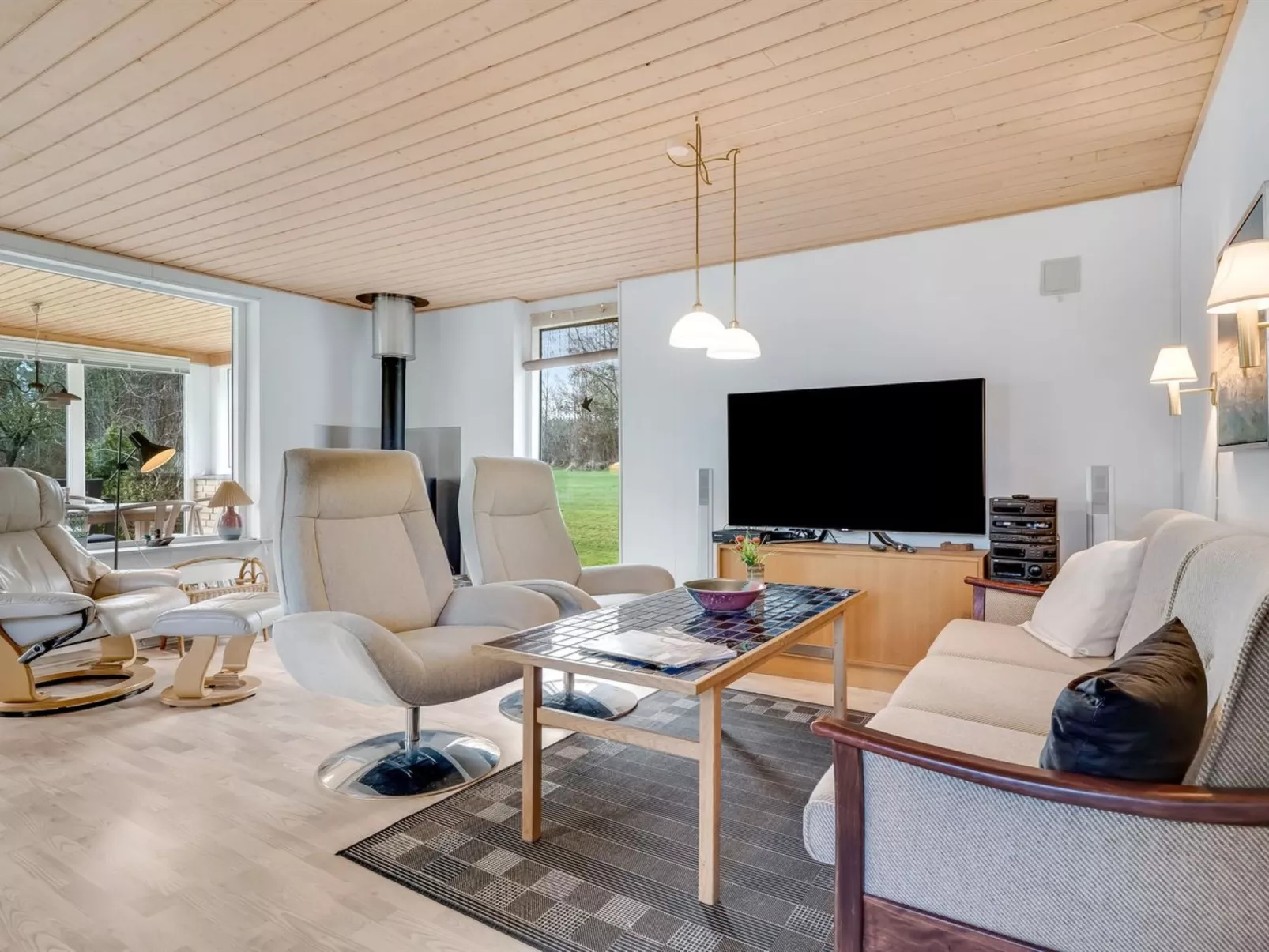 "Marika" - 400m to the fjord-Binnen