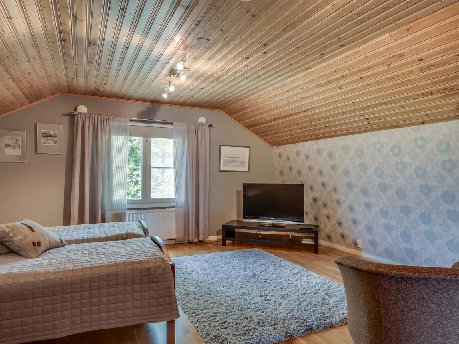 Villa pääsky-Binnen