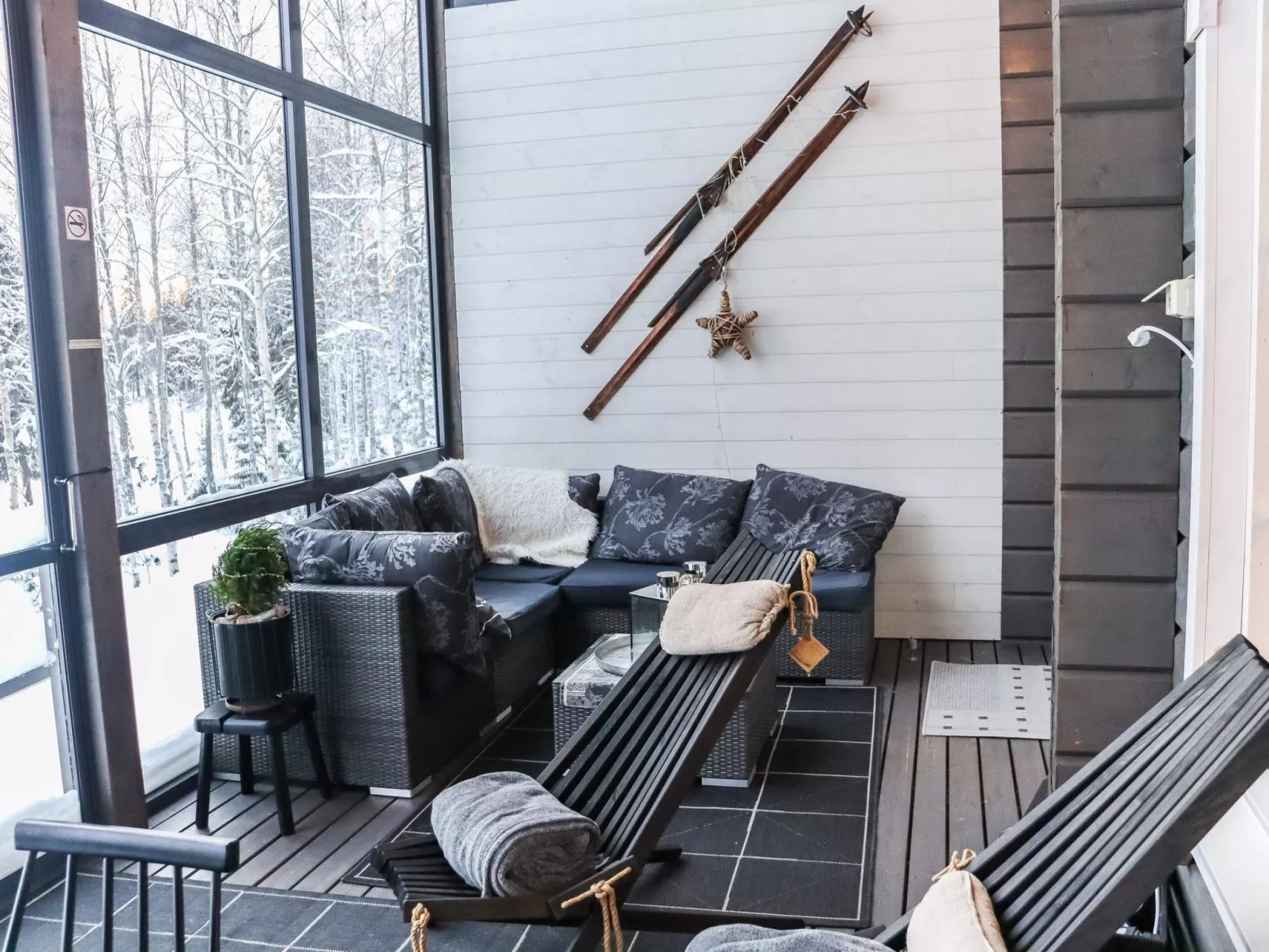 Aurinko-saaga 2 paritalo lasiterassihuon-Binnen