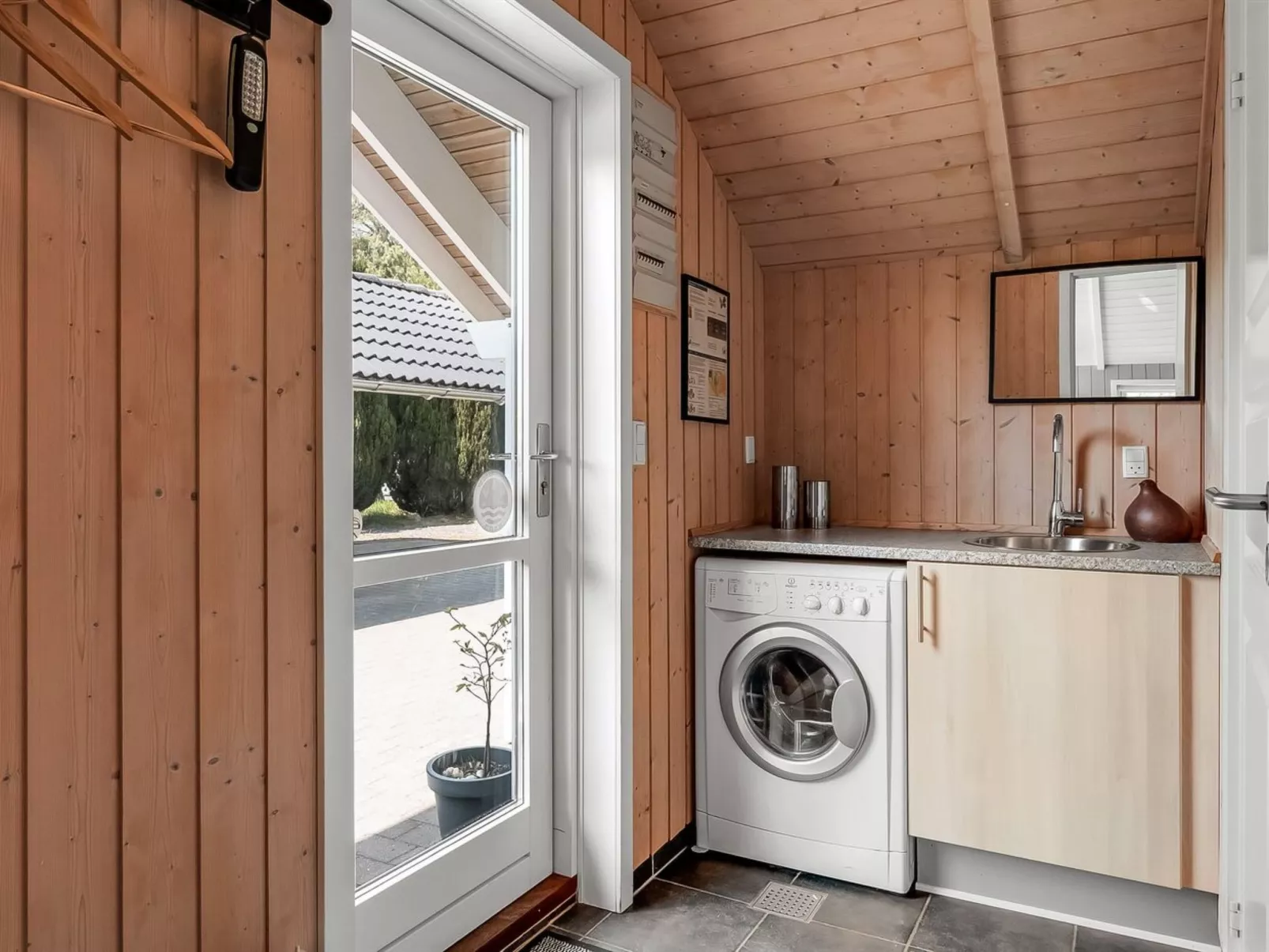 "Truels" - 30km from the sea-Binnen