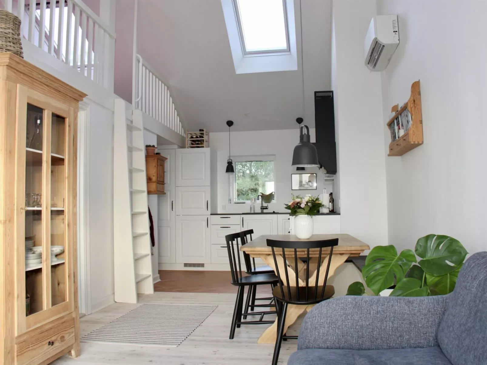 "Valia" - 20m from the sea-Binnen