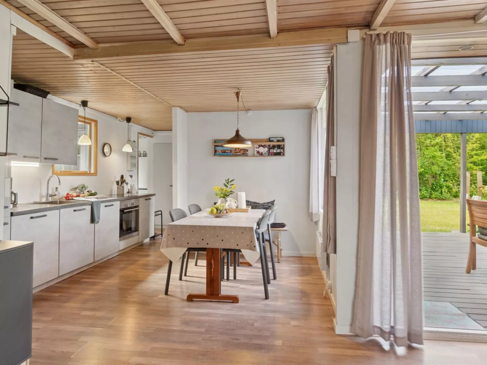 "Keke" - 2.5km from the sea-Binnen