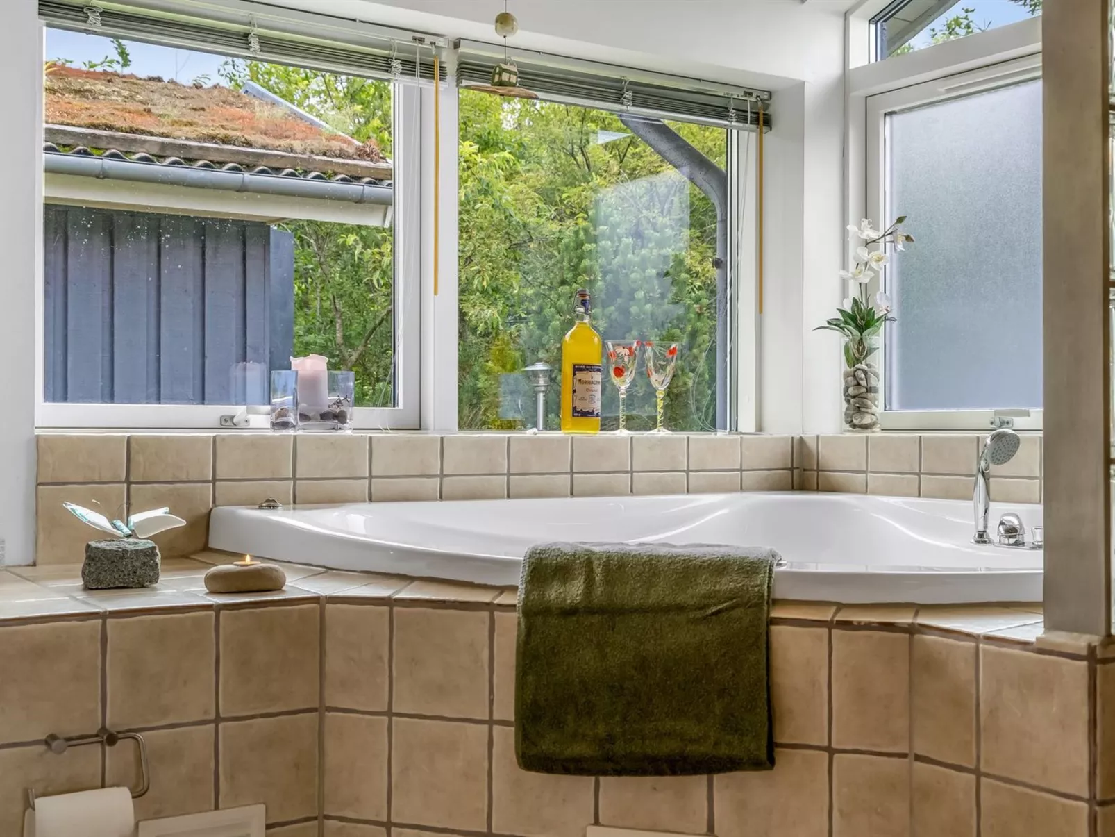 "Selvi" - 2.2km from the sea-Binnen