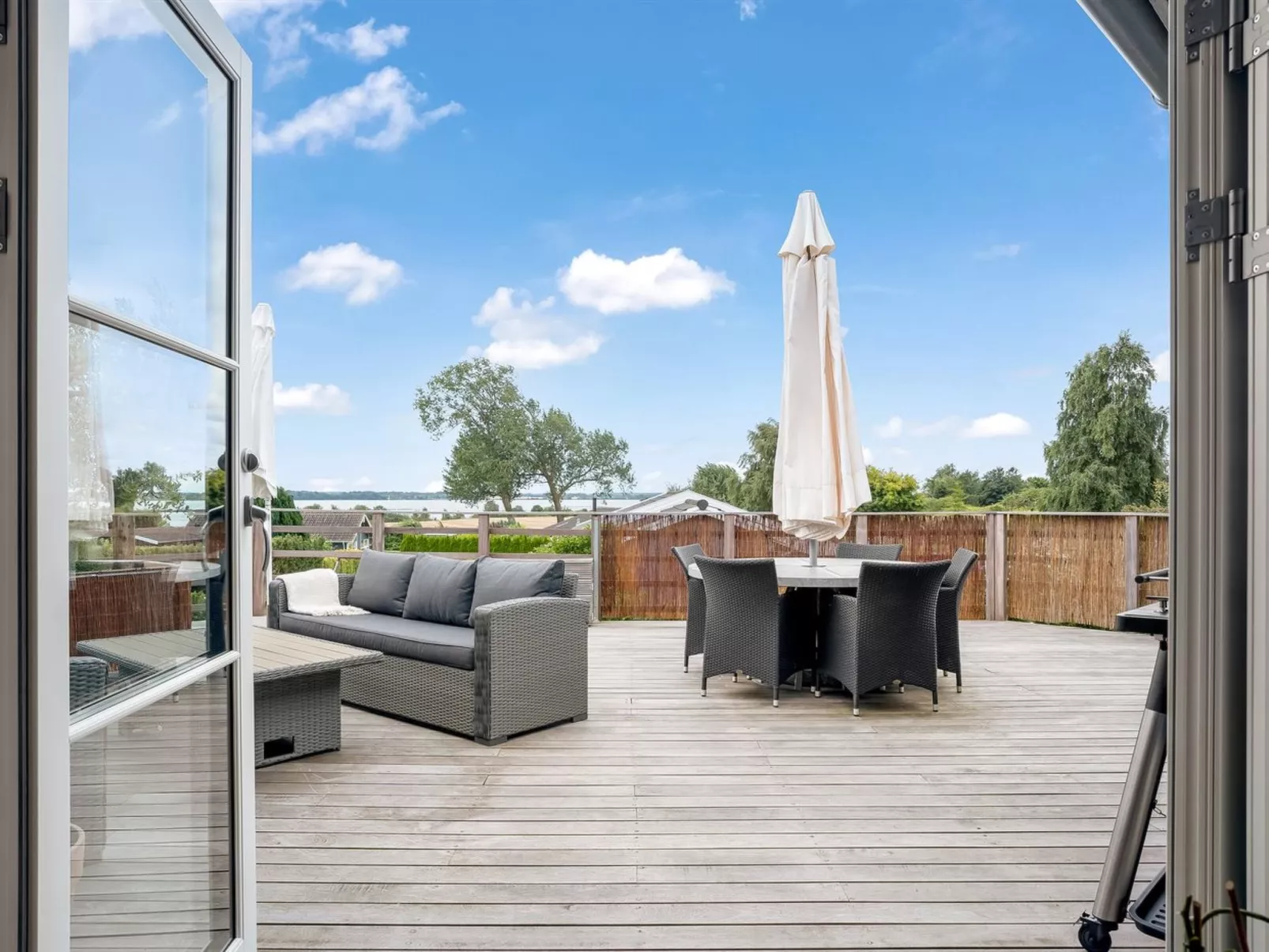 "Glenda" - 2.1km from the sea-Buiten