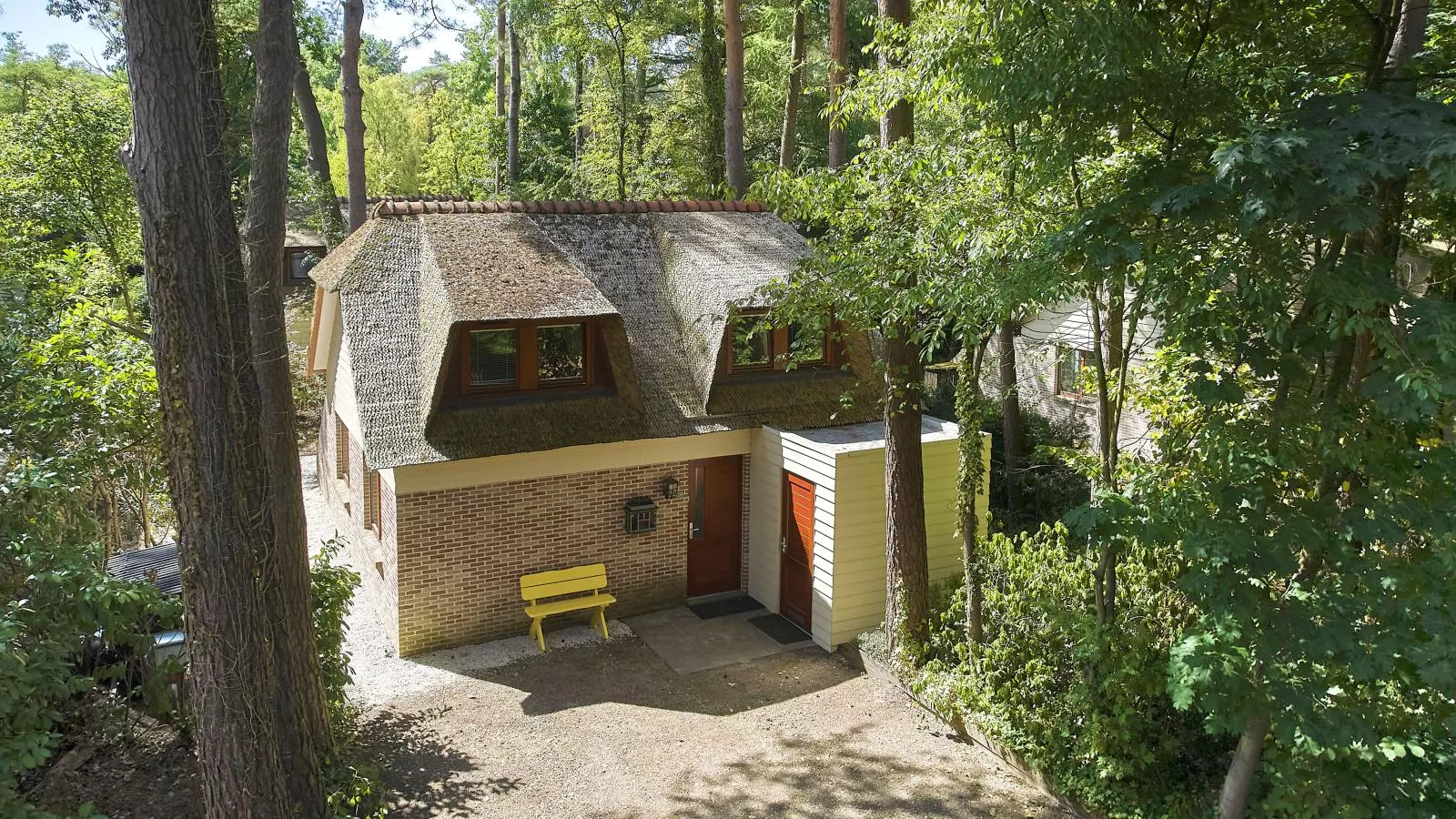 Hoeve Sonnevijver-Buitenkant zomer