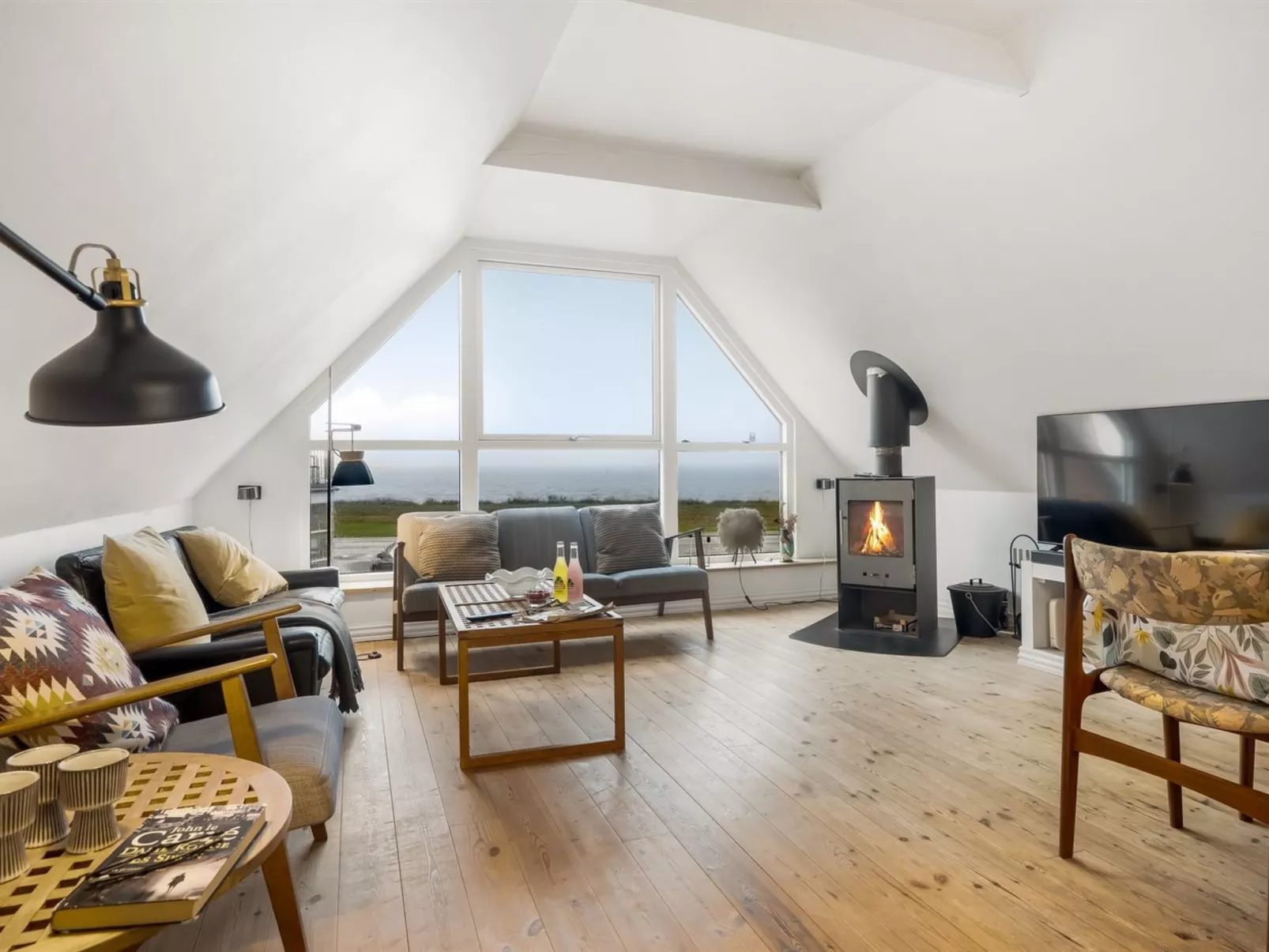 "Raika" - 25m to the fjord-Binnen