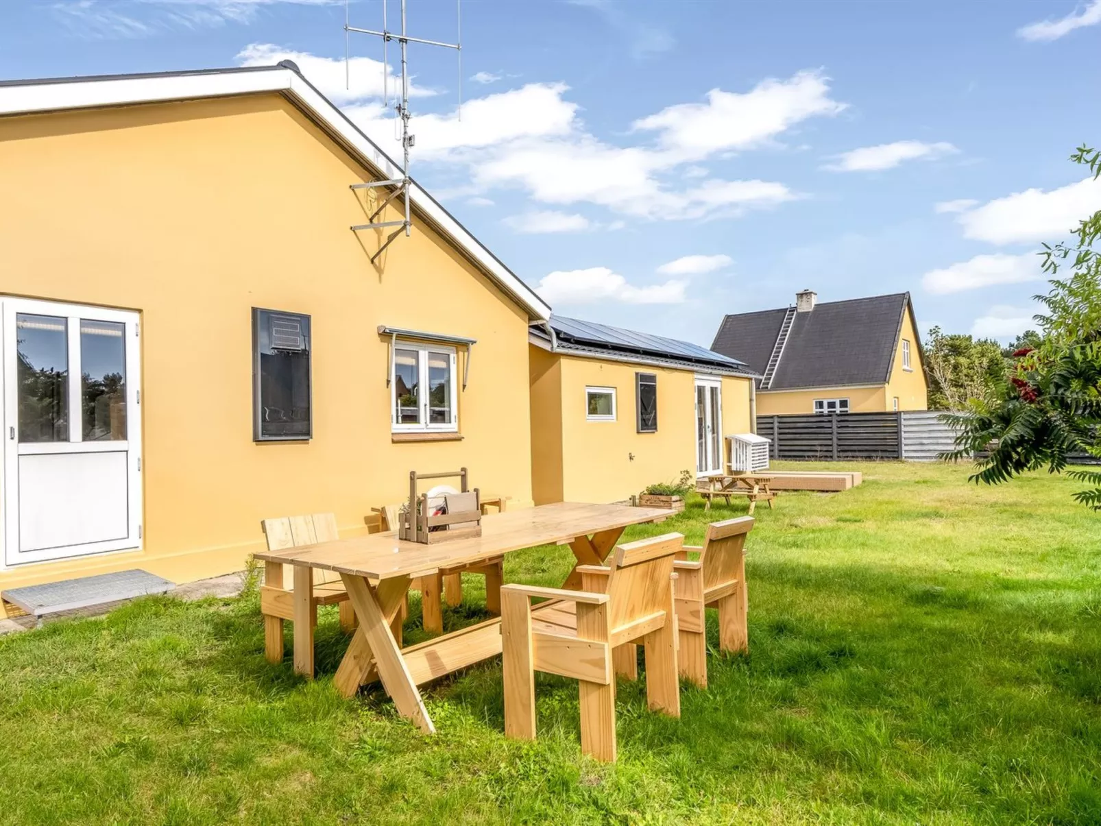 "Alpi" - 270m from the sea-Buiten