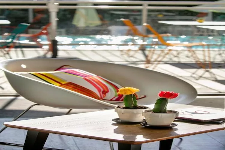 Adonis Mougins T2-Sfeer