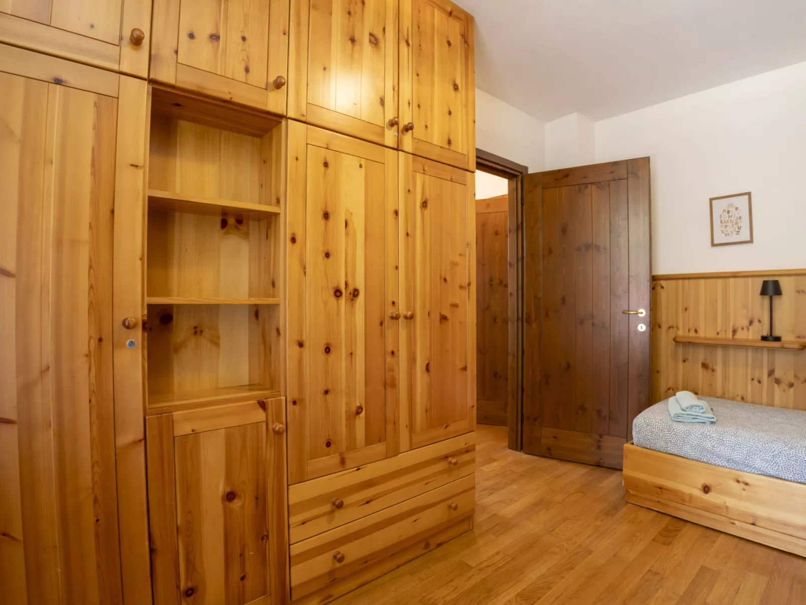 Monte Confinale Garden View-Binnen