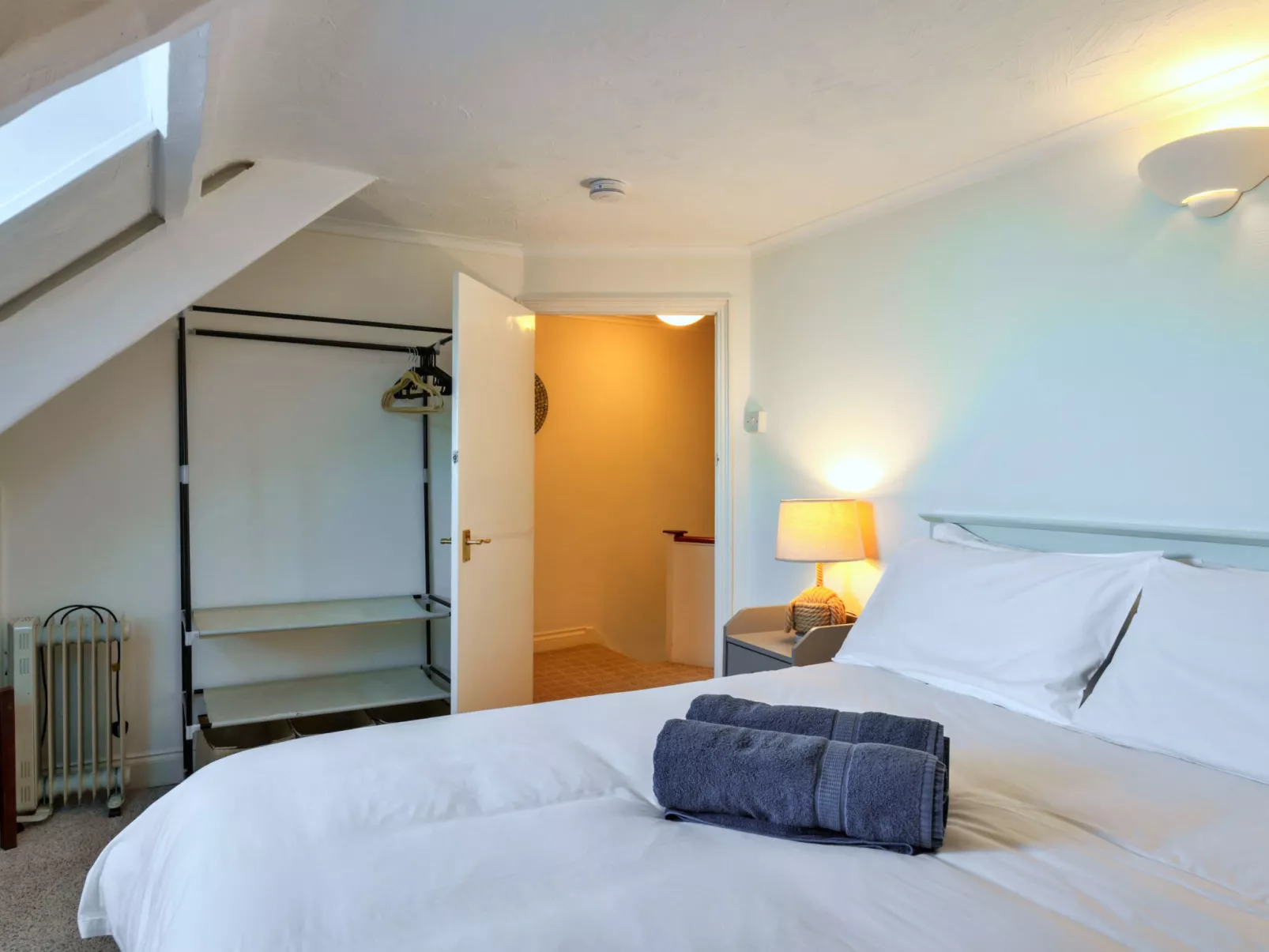 Nor Nour, Cawsand-Binnen