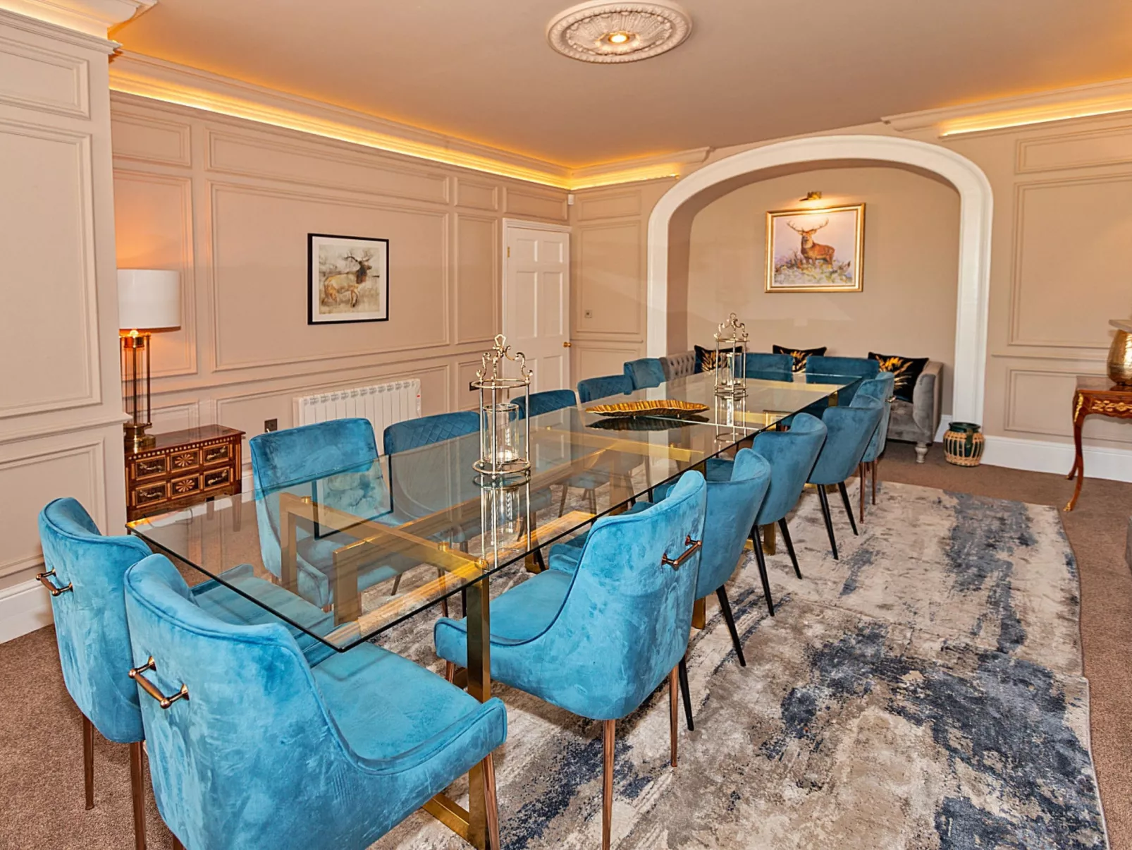 Ttich Manor Retreat-Binnen