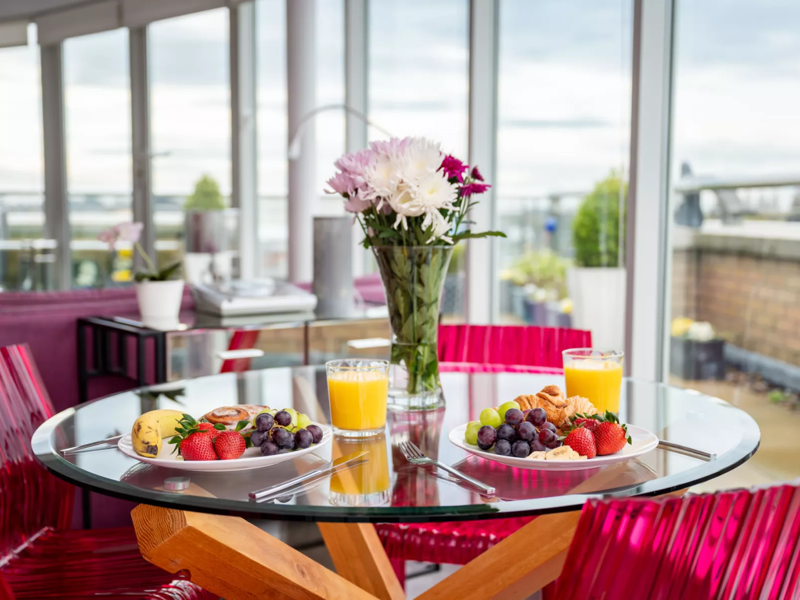 The Penthouse at 611 Westgate-Binnen