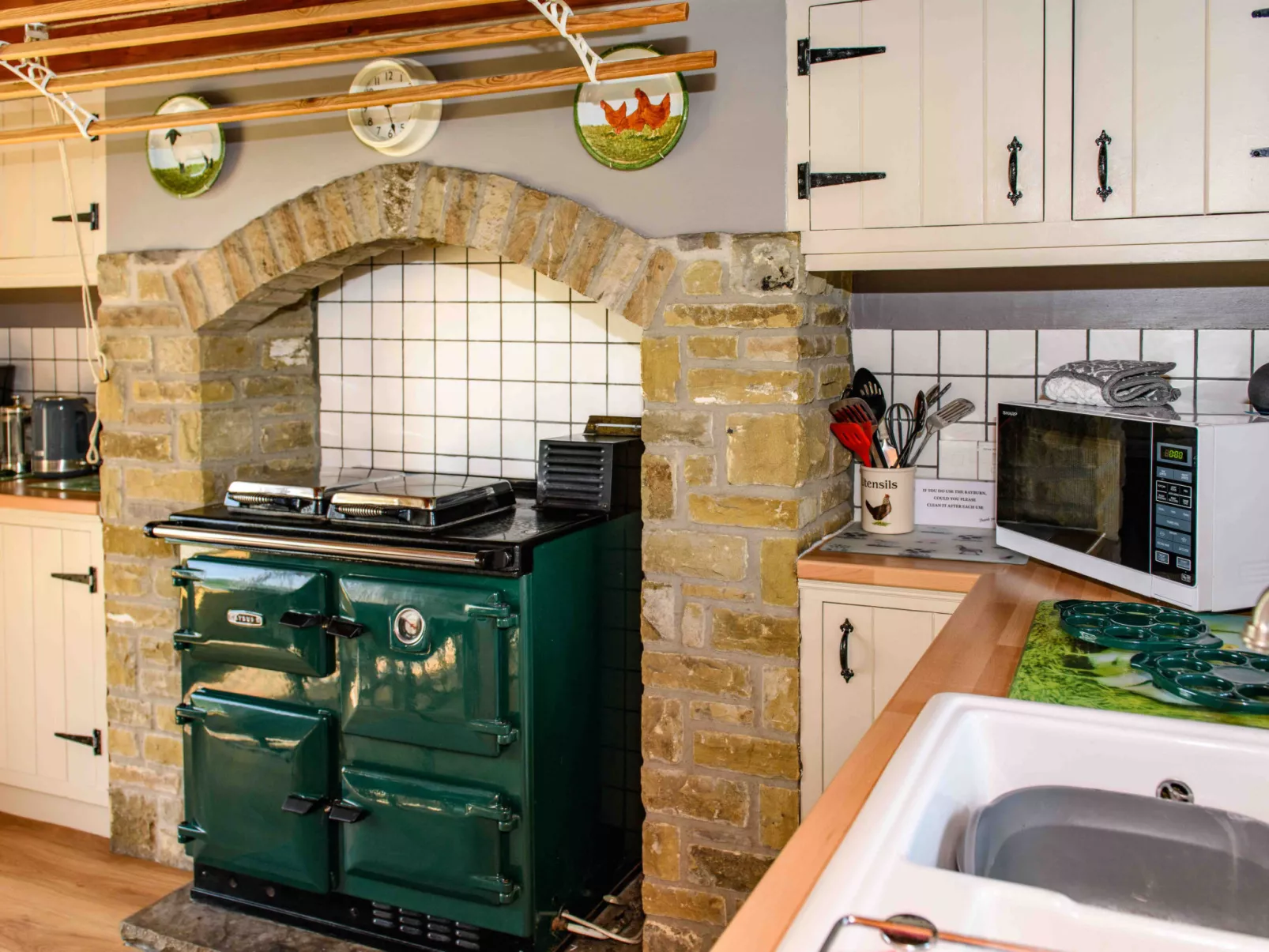 Shepherds Cottage at Mile House Farm-Binnen