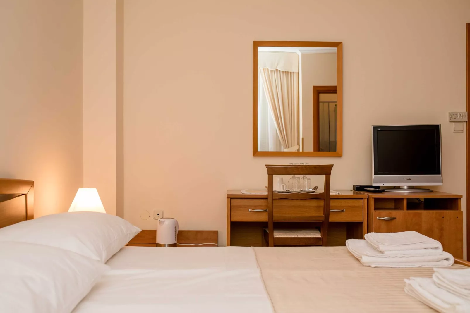 Guest House Villa Anggela - Double Room with Balcony and Sea View (BR3)-Binnen