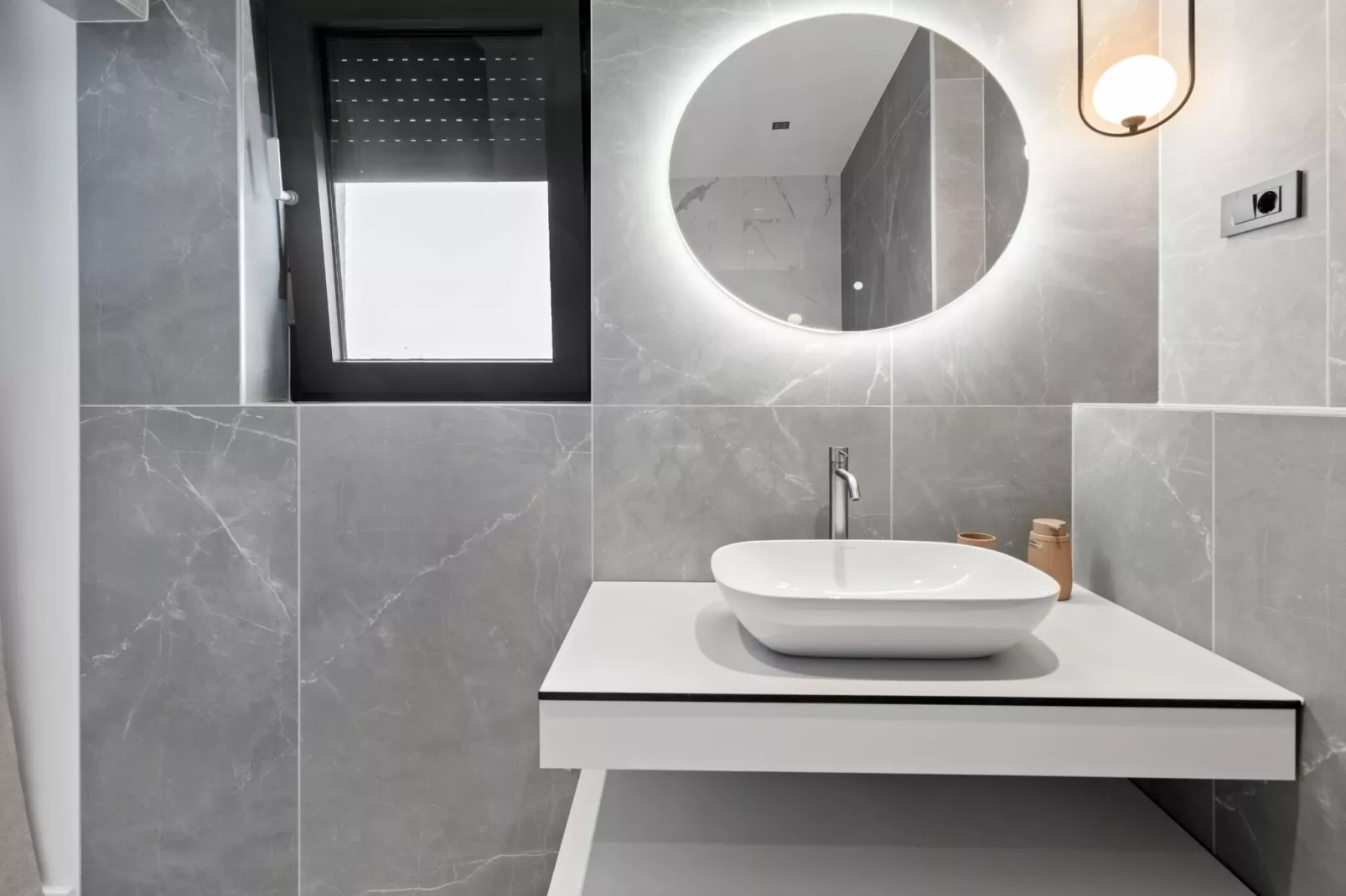 Villa Freedom - Five Bedroom House with Balcony-Badkamer