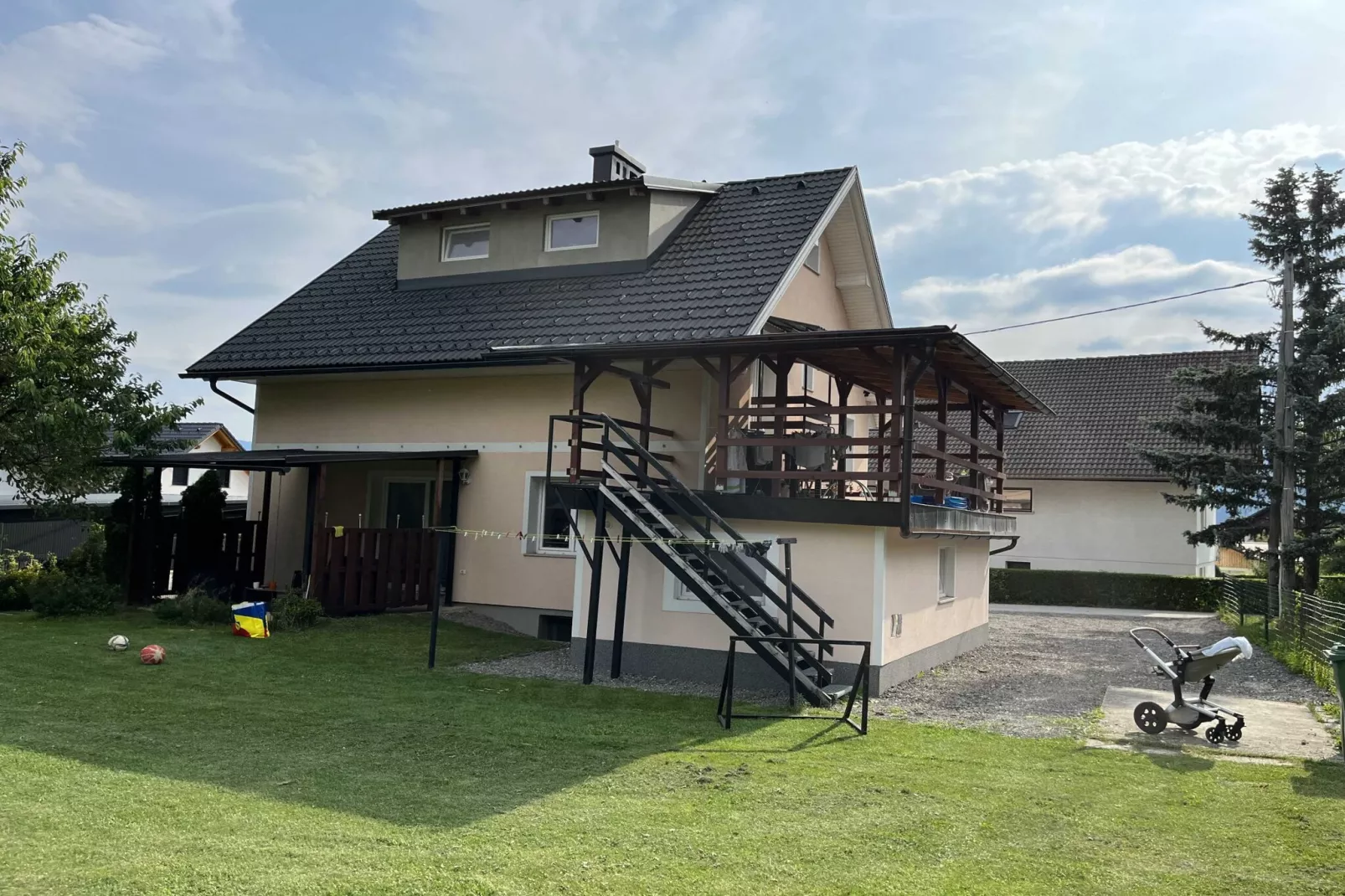 Meadow Tranquil Apartments with Evergreen Garden - Studio Apartment-Buitenlucht