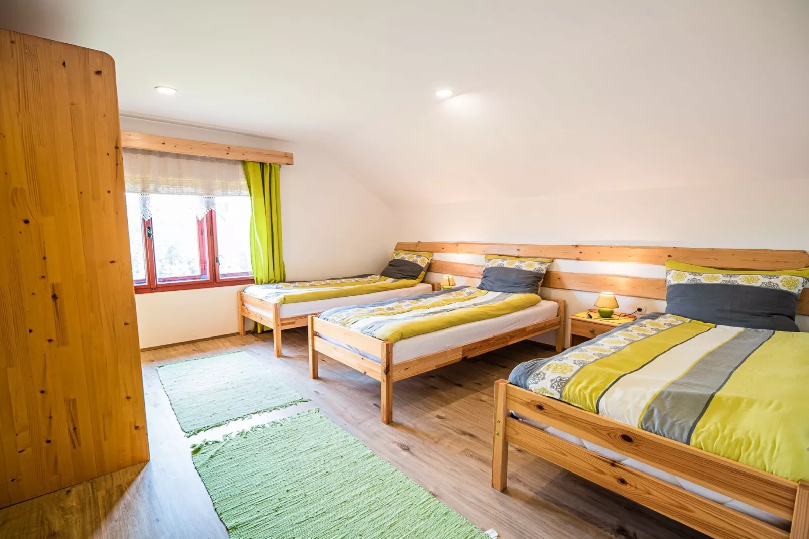 Bloomfield Retreat Country House with Sauna - Three Bedroom Country House-Slaapkamer