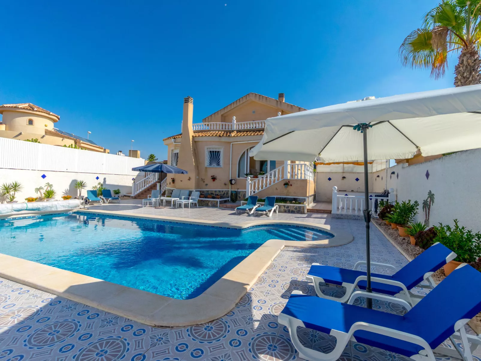 Villa Recorral-Buiten