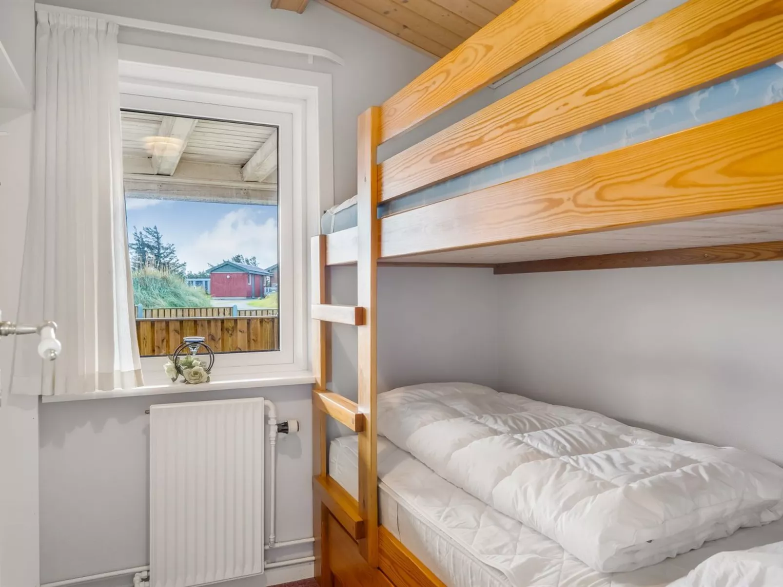 "Gisa" - 500m from the sea-Binnen