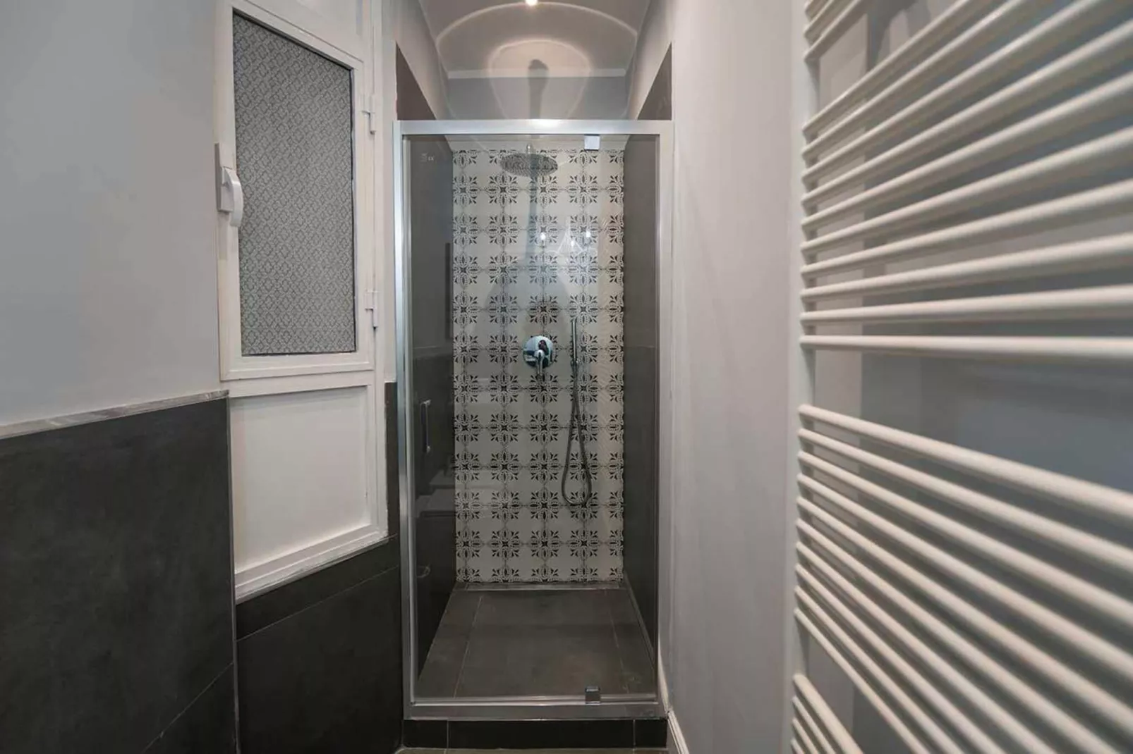 MI LOMELLINA-Badkamer