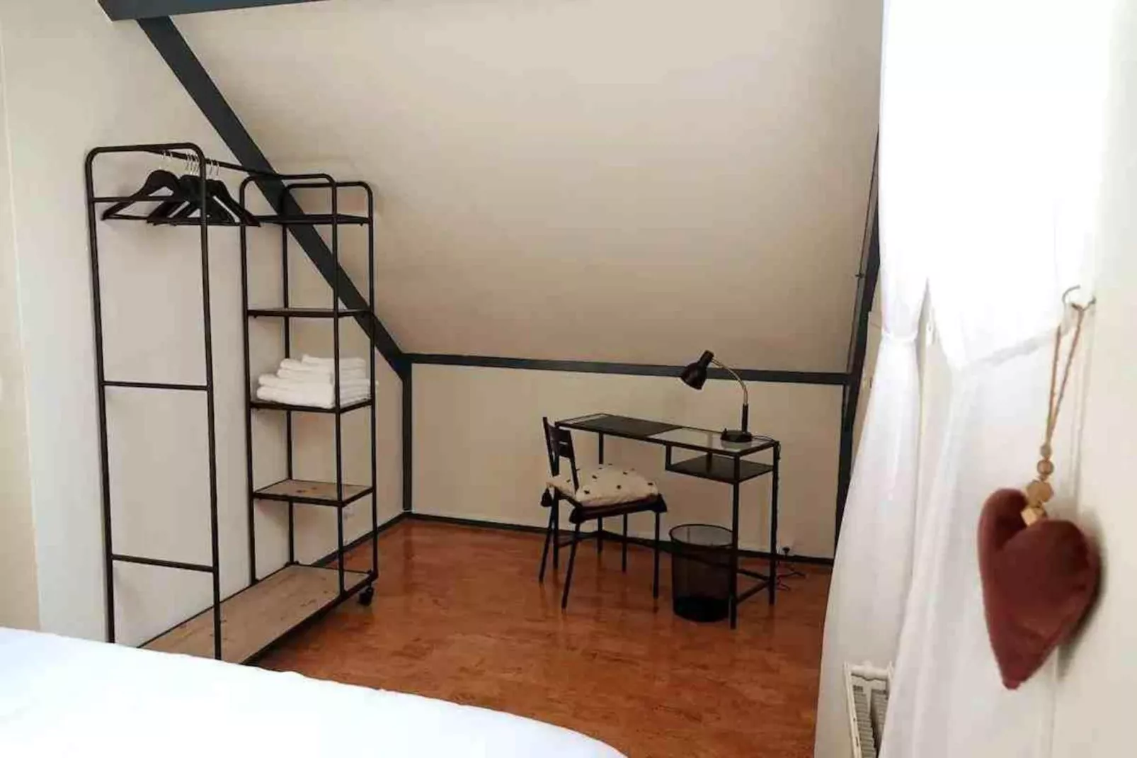 6 - Person Forest Pet & Family Bungalow-Sfeer