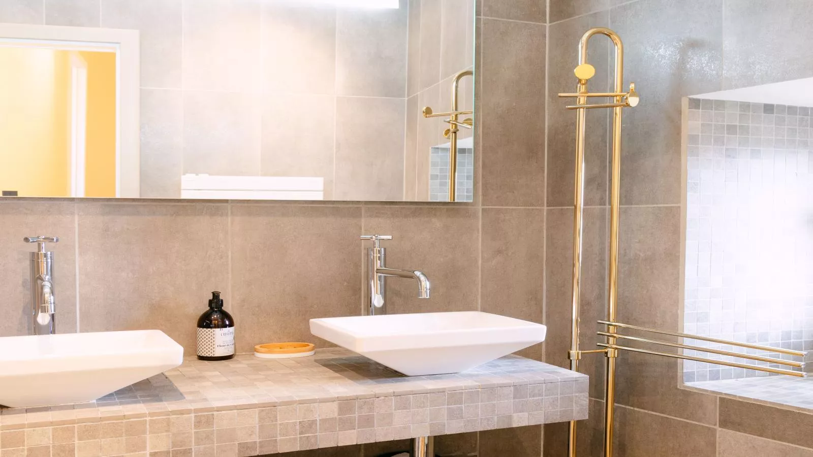 Chateau la Perle-Badkamer