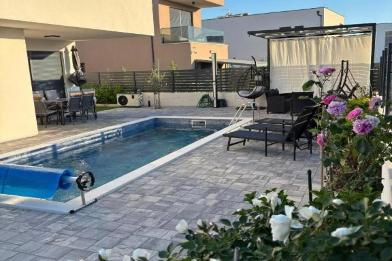 Villa With Pool-Zwembad