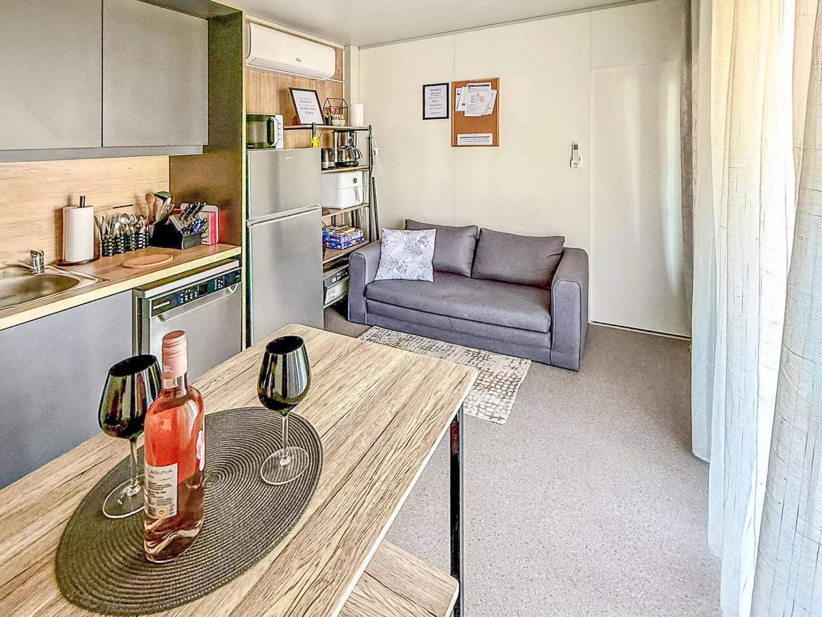 Hosekra Hišica-Binnen