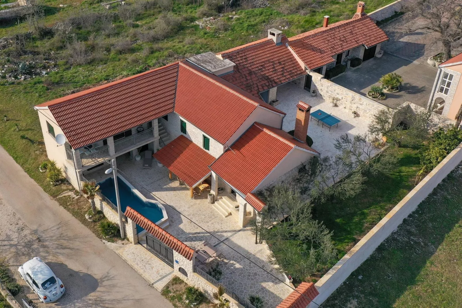 Authentic Villa Vita-Buitenkant zomer