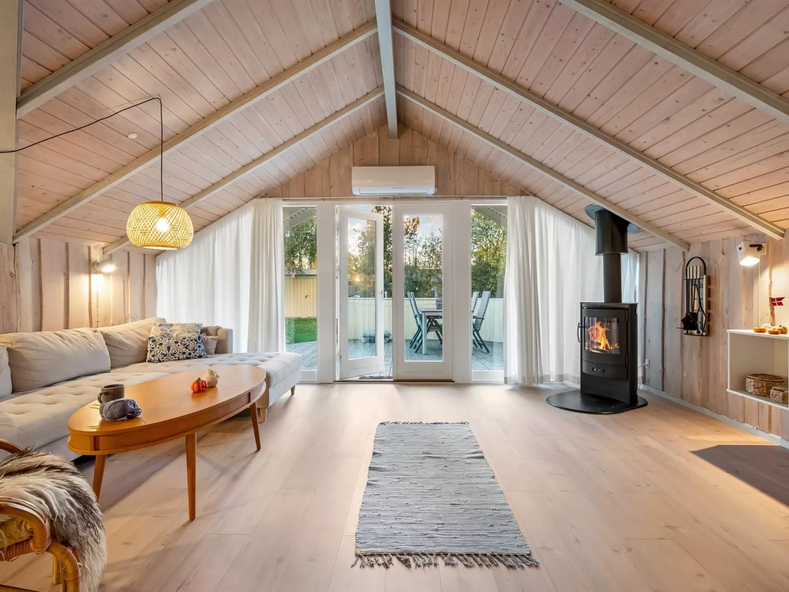 "Lenny" - 500m from the sea-Binnen