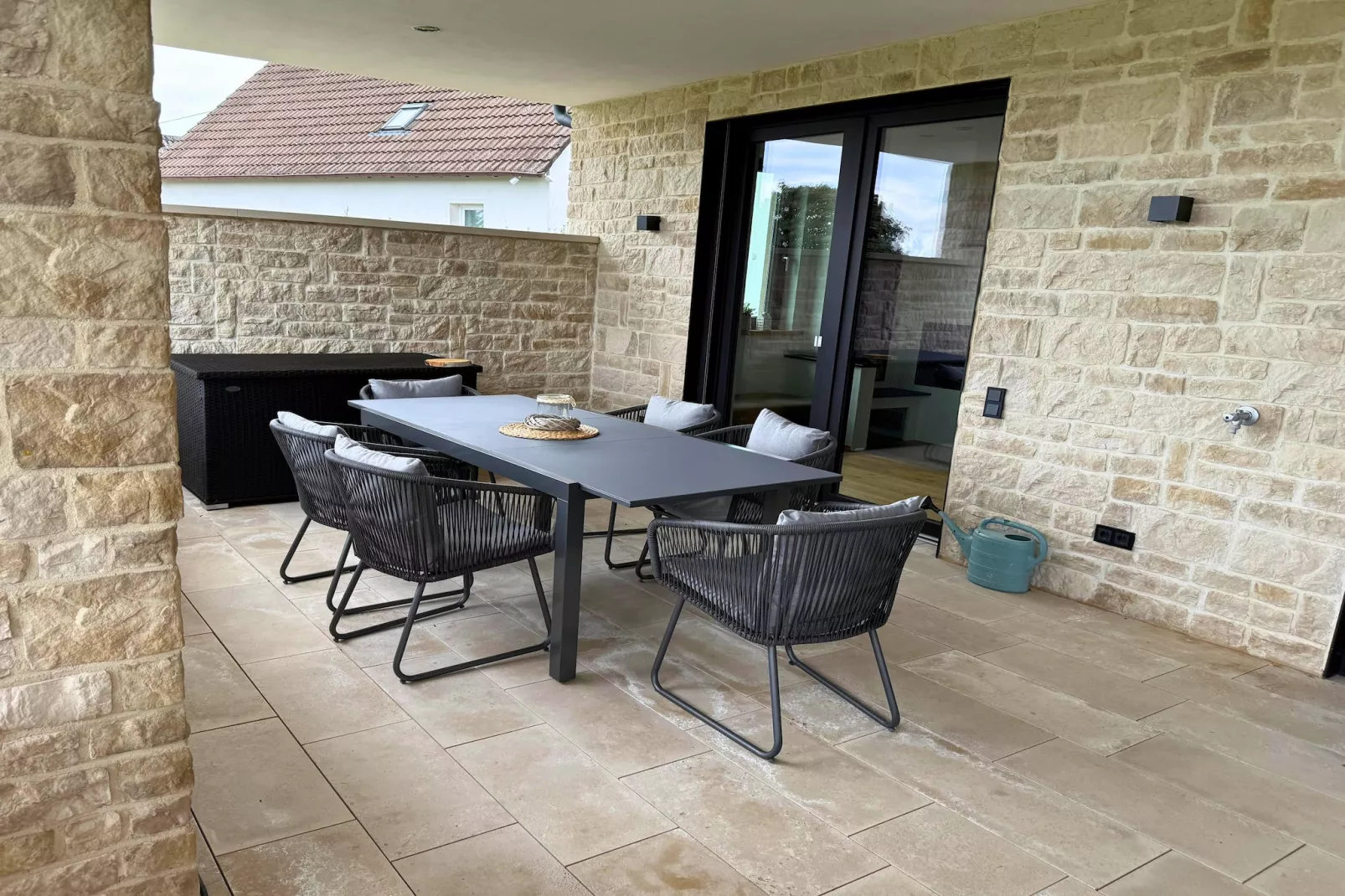 Eifel-Finca mit Whirlpool und Gartenlounge-Terrasbalkon