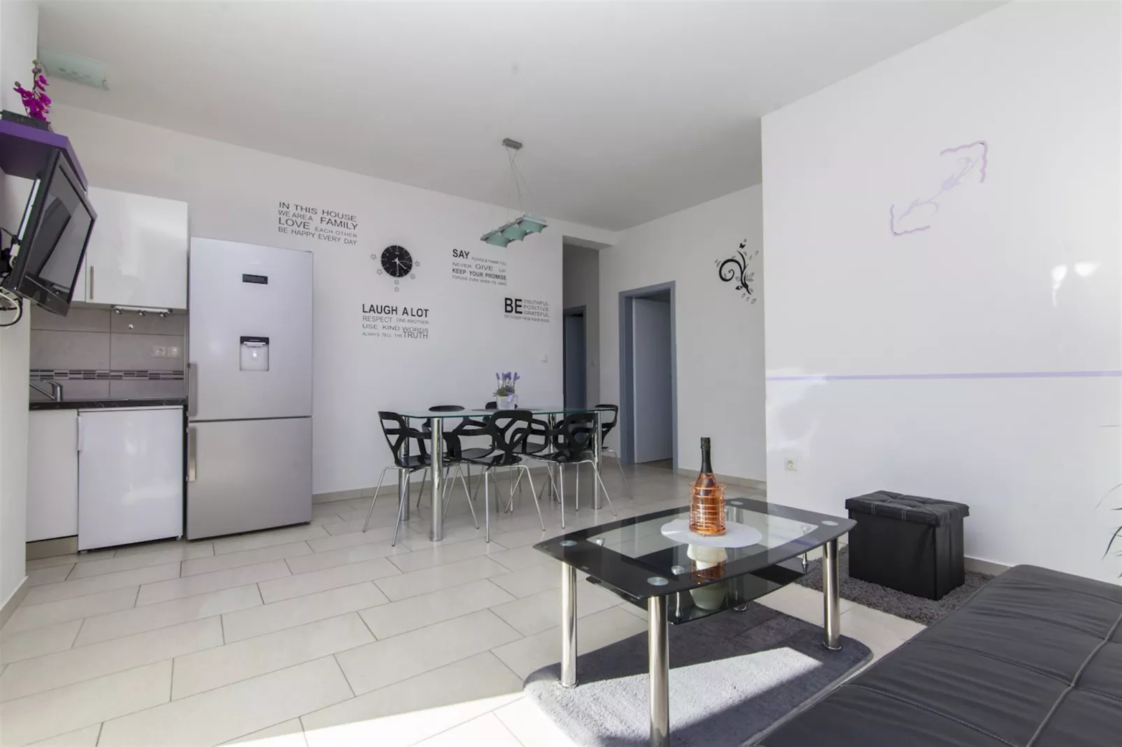 Sea view Villa Brodarica-Eetkamer