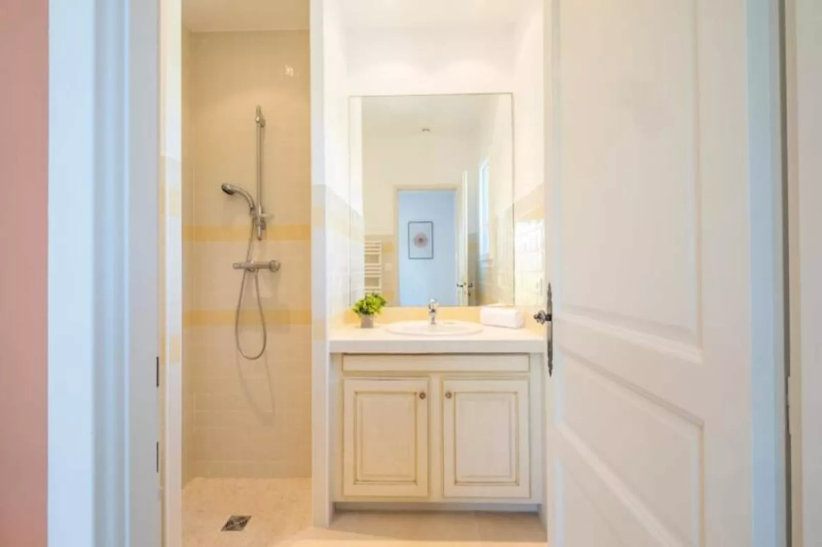 Résidence Bijou De 280m2 Et Piscine à Débordement Au Calme Absolu-Niet-getagd