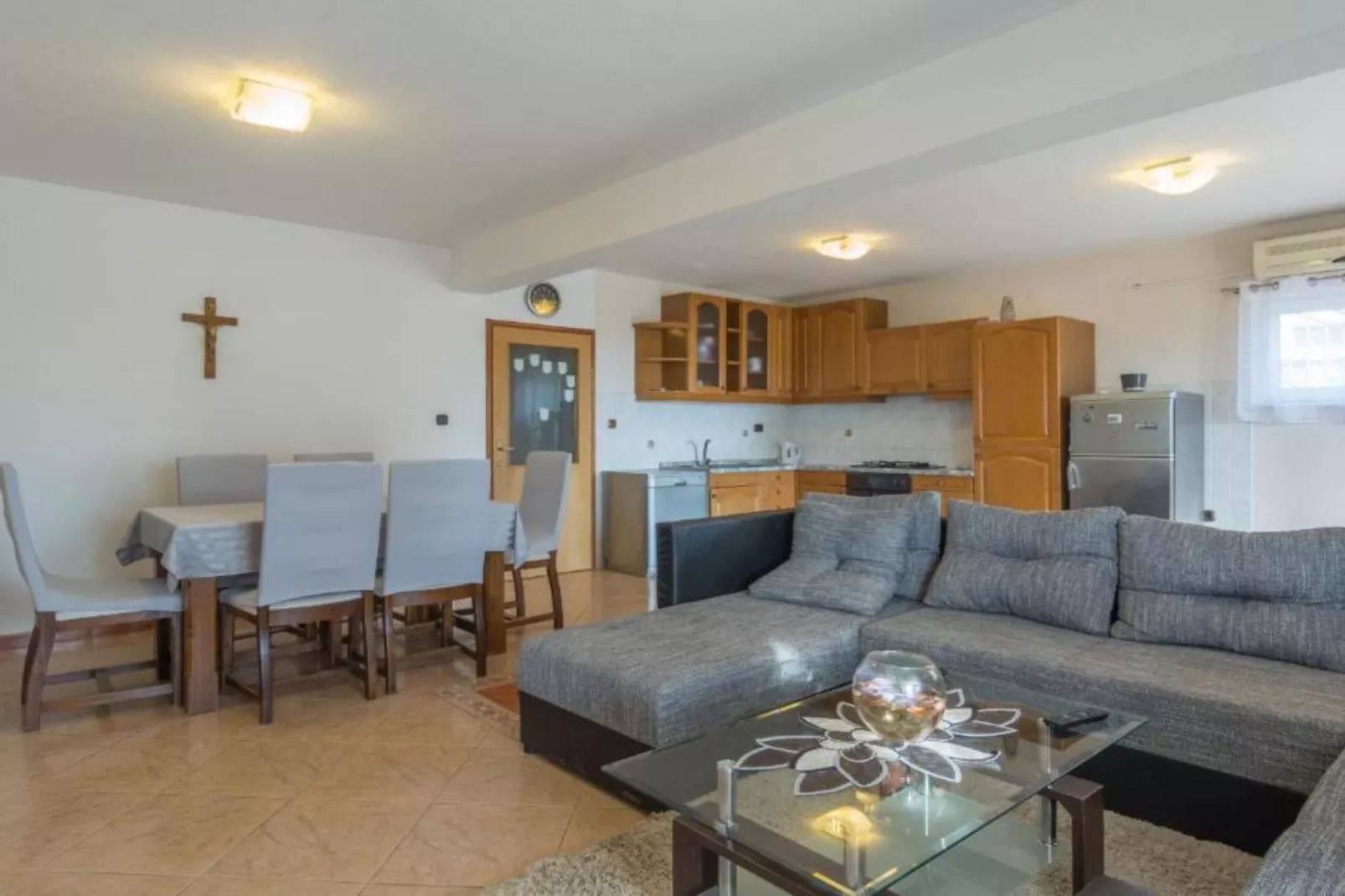 Holiday House BALEN with Swimming Pool - Six Bedroom Holiday House With Pool-Buitenlucht