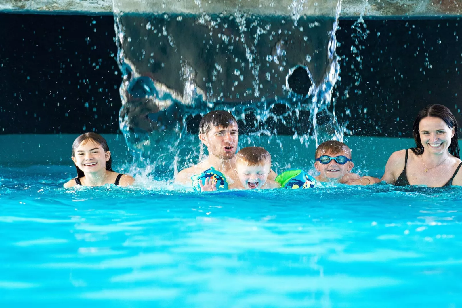 14 persoons vakantie huis op een vakantie park in Blåvand-Zwembad
