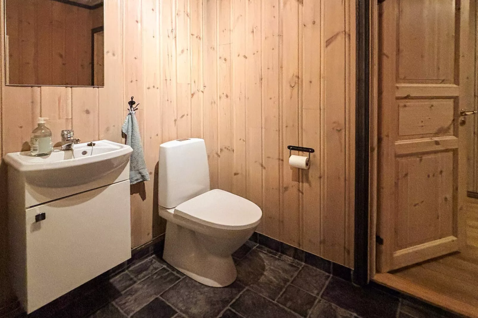 76409 TROLLHYTTA-Binnen