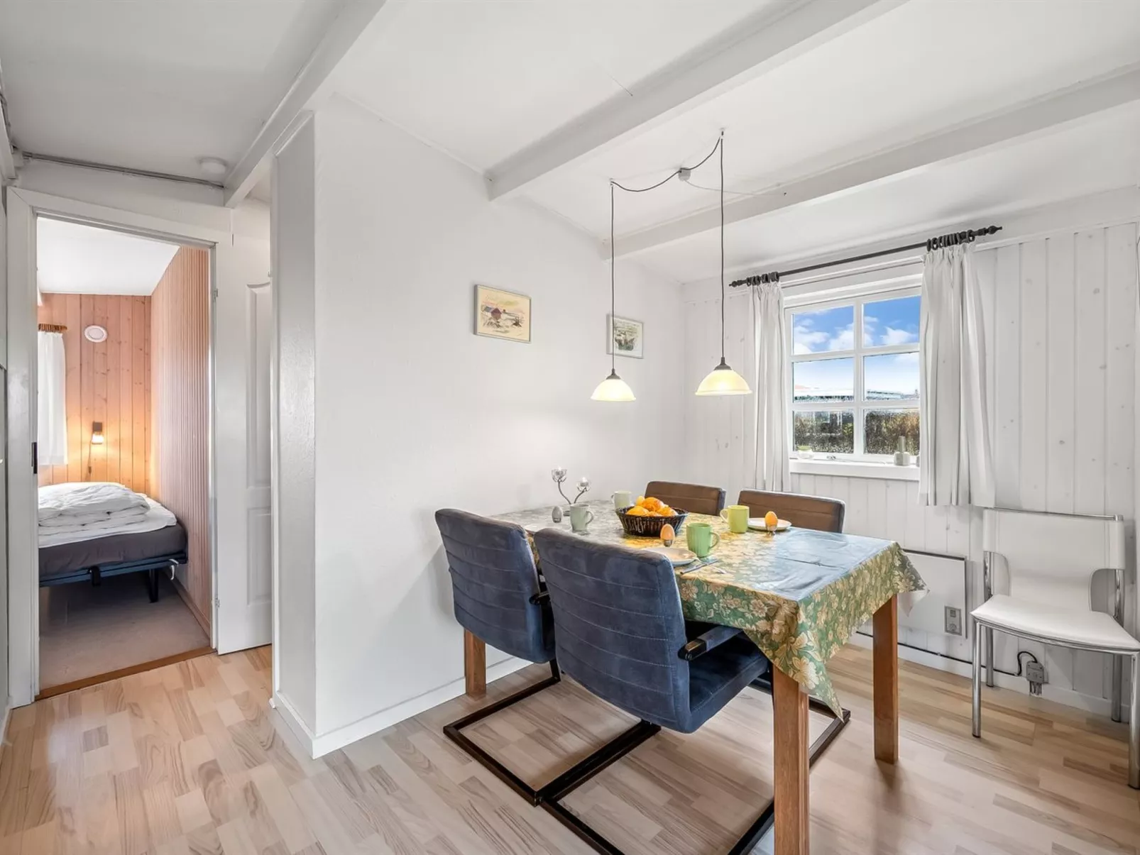 "Luiza" - 300m from the sea-Binnen