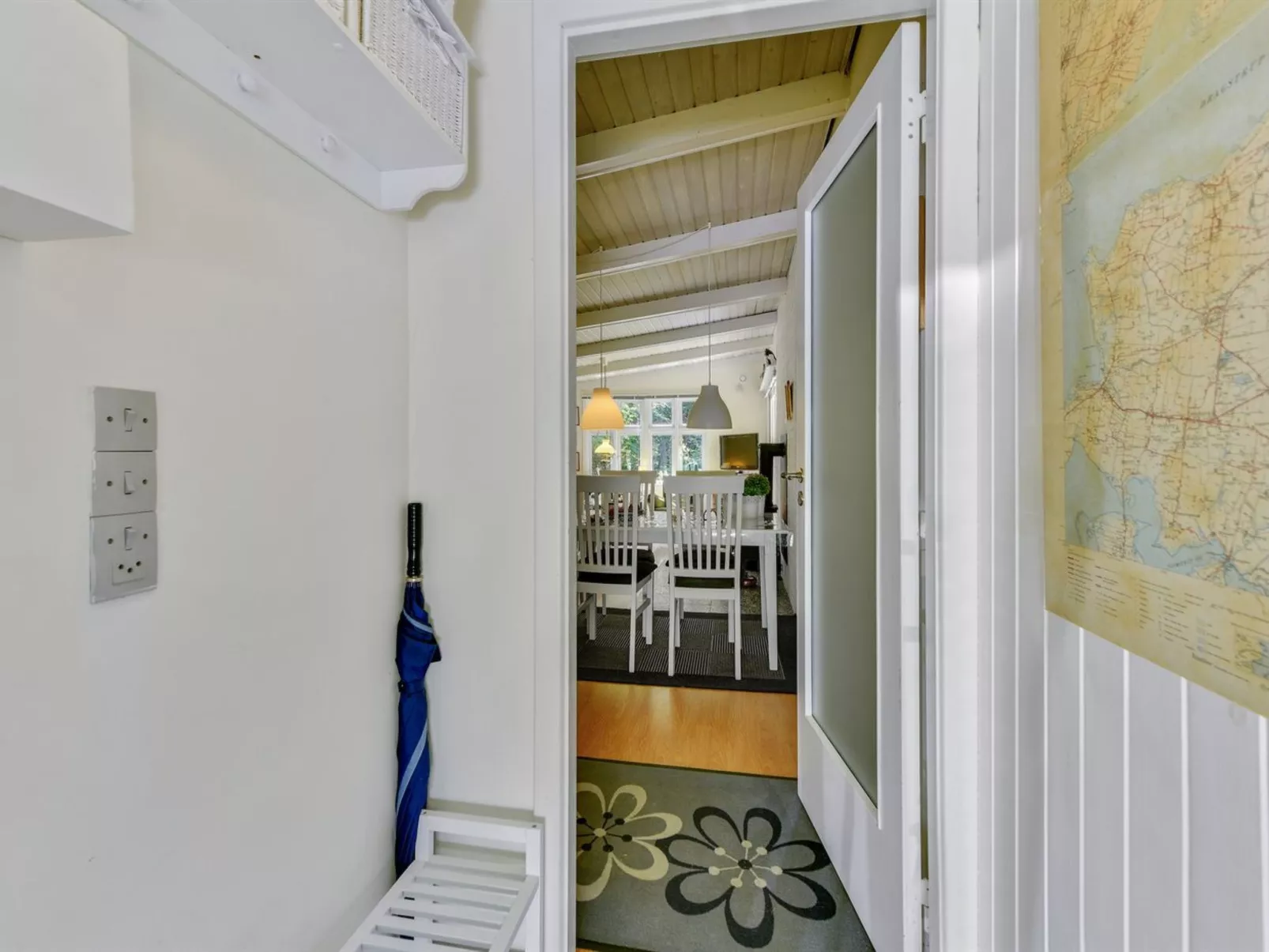 "Deik" - 2km to the fjord-Binnen