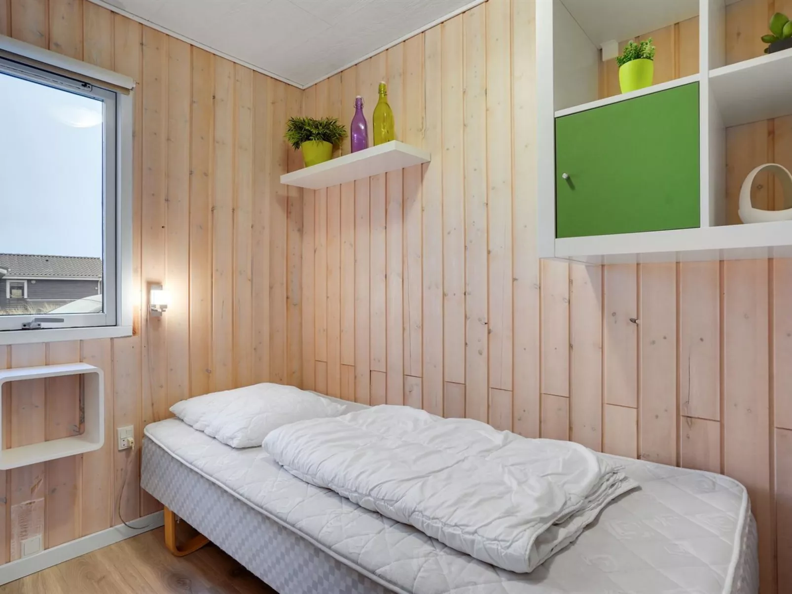 "Veetrikki" -  from the sea-Binnen