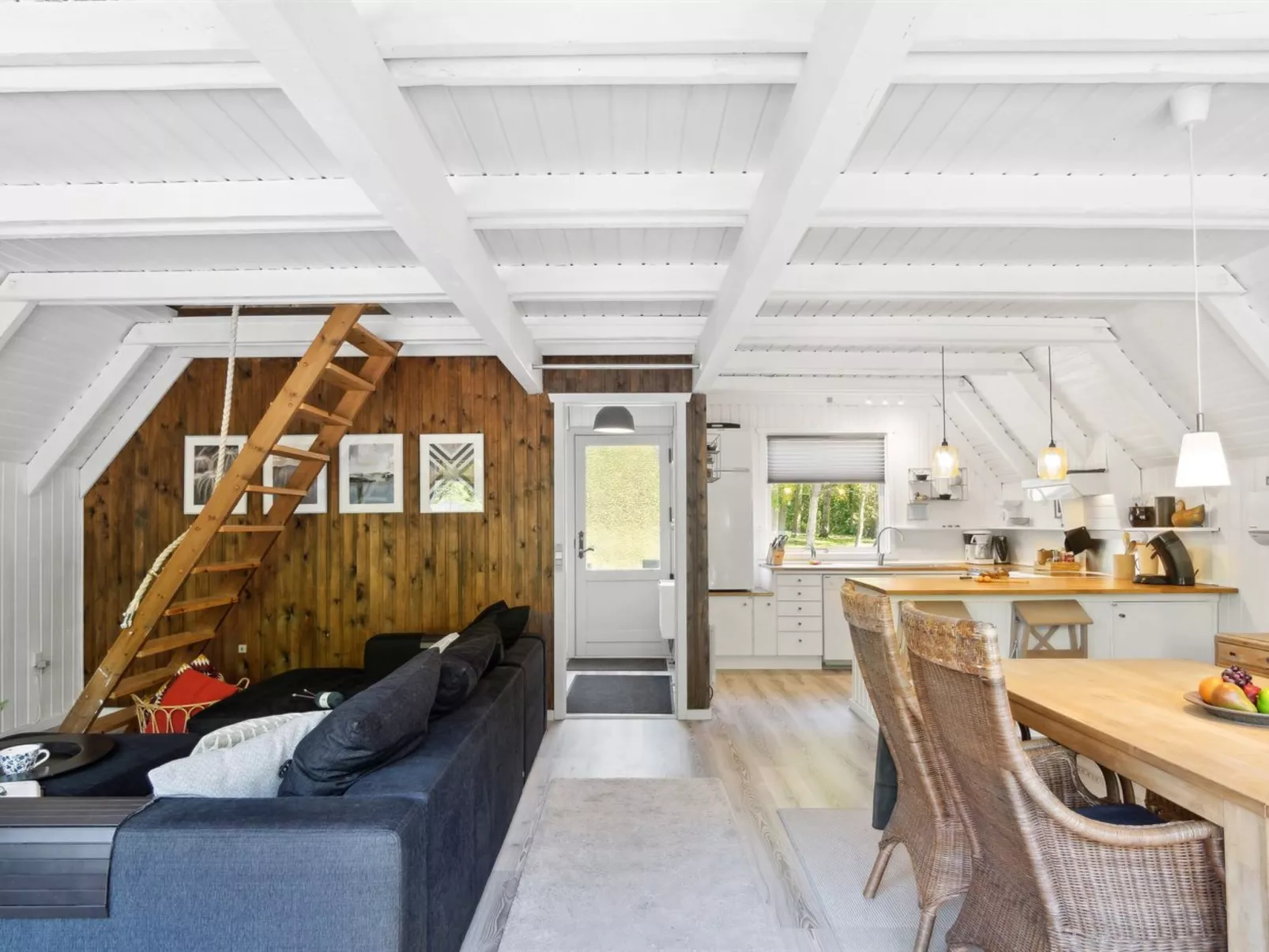 "Jütte" - 2km to the fjord-Binnen