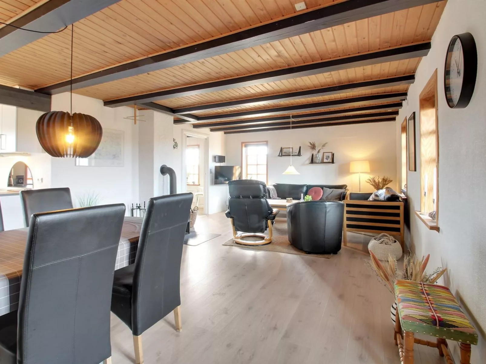 "Karla" - 100m from the sea-Binnen