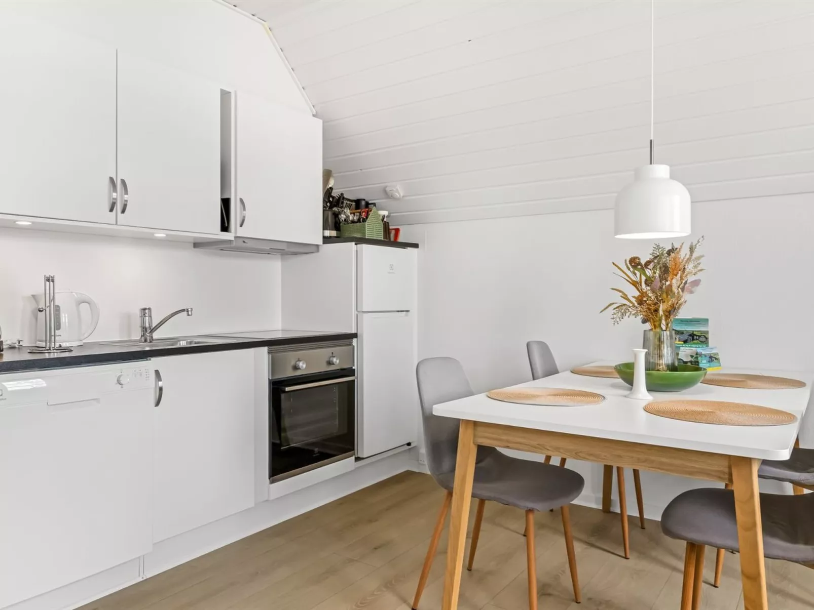 "Lotte" - 2.3km from the sea - Binnen