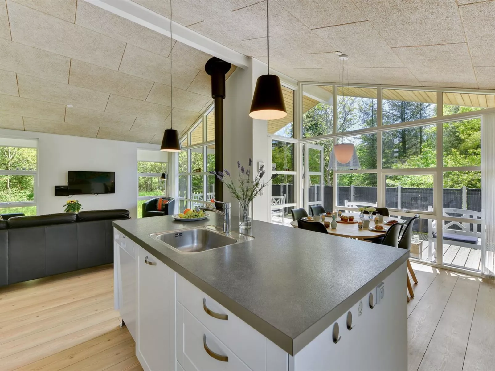 "Elena" - 800m to the fjord-Binnen