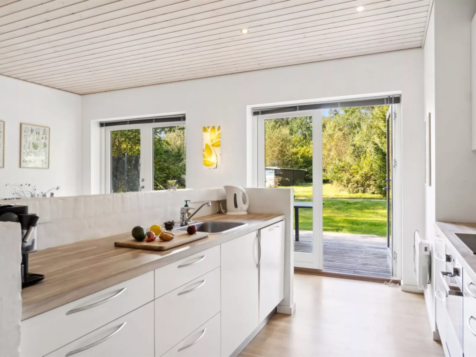 "Pietari" - 1.2km from the sea-Binnen