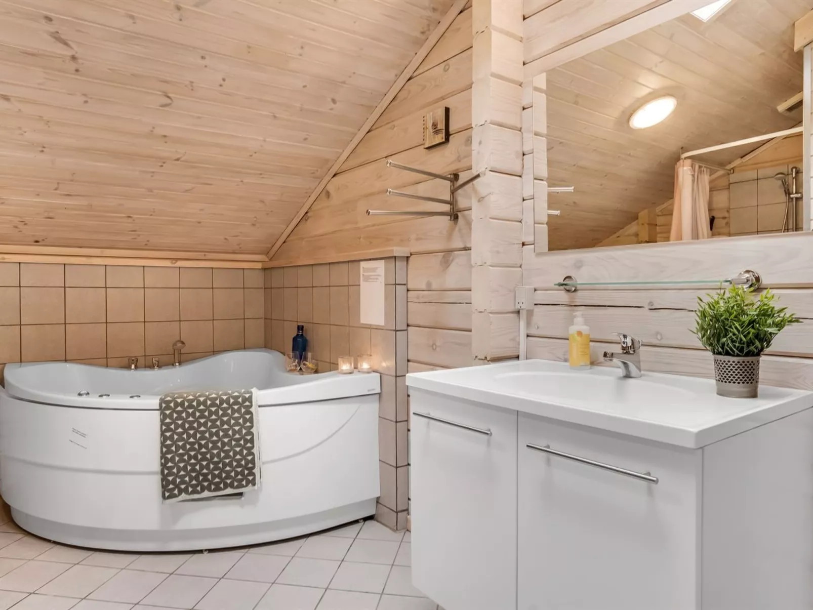 "Tanas" - 2km from the sea-Binnen