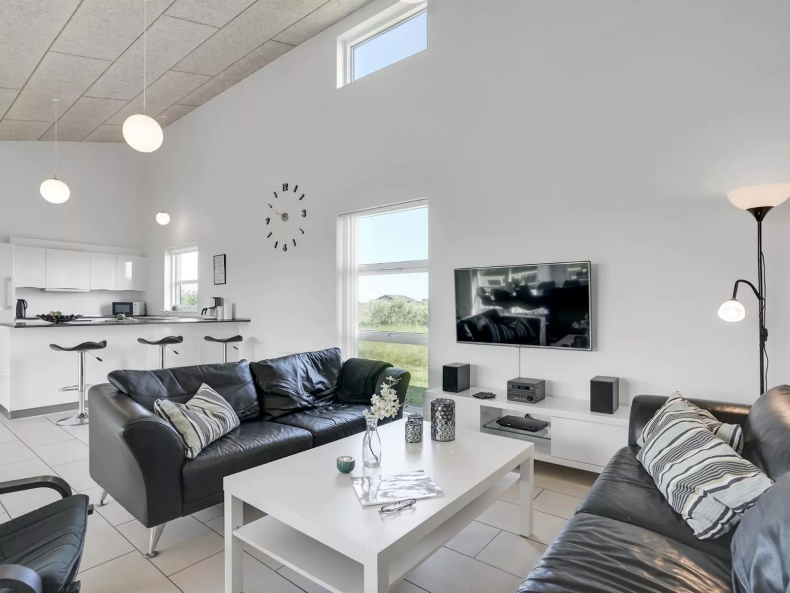 "Vitori" - 800m from the sea-Binnen