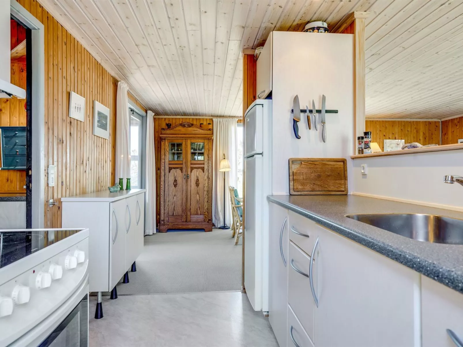 "Petersen" - 50m from the sea-Binnen