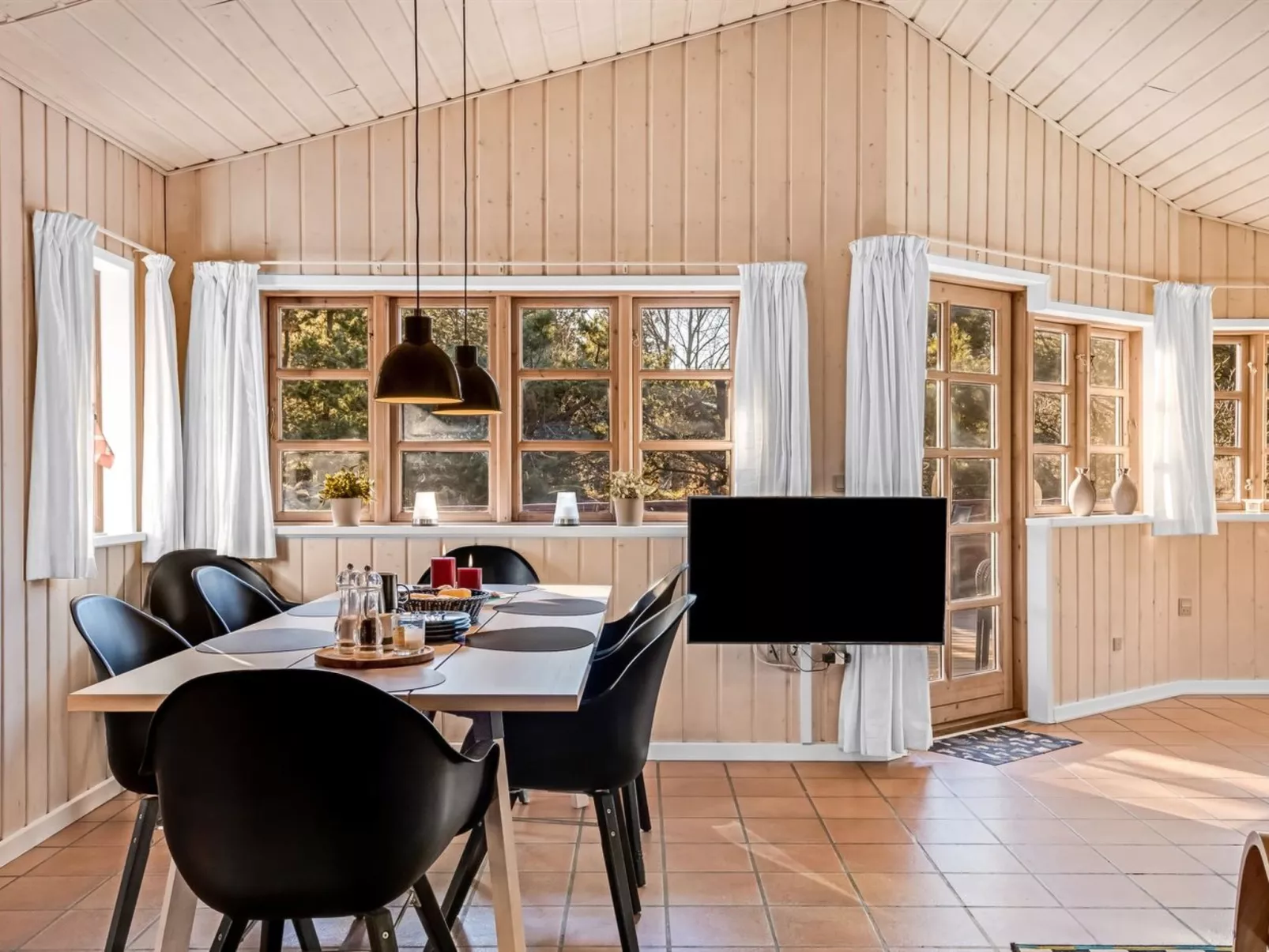 "Heralda" - 3.3km from the sea-Binnen