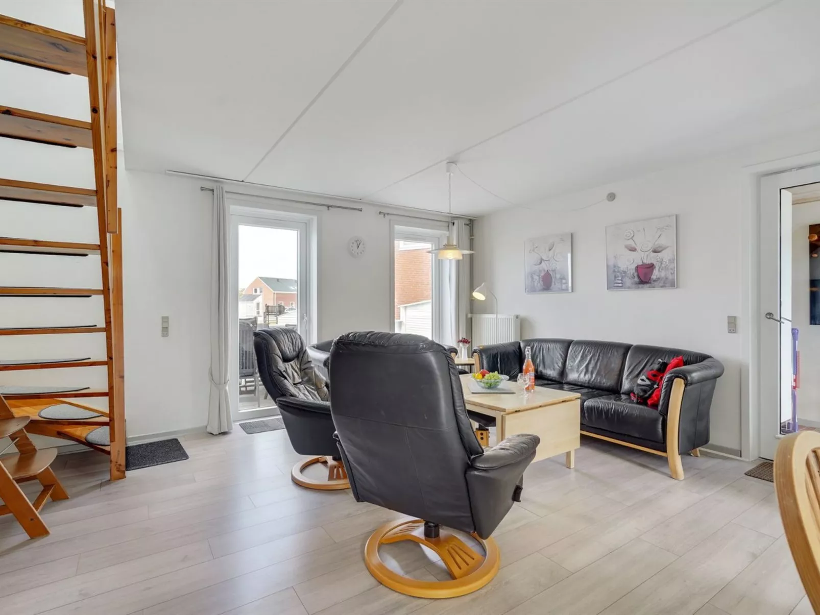 "Mariam" - 2.3km from the sea-Binnen